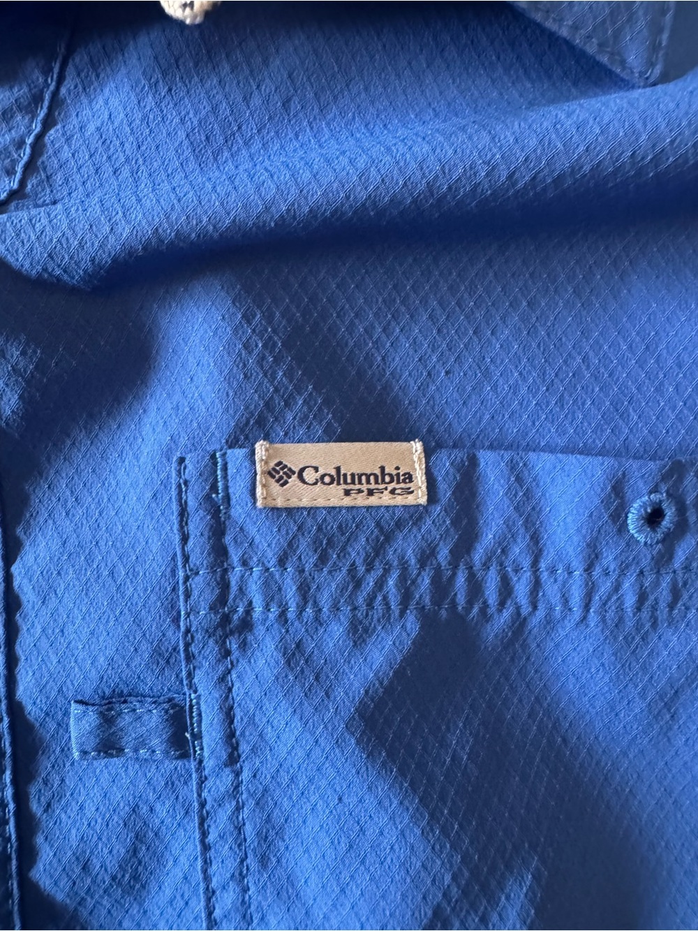 Columbia Men’s Bright Blue Short-Sleeve Button-Down Shirt - Picture 2 of 11